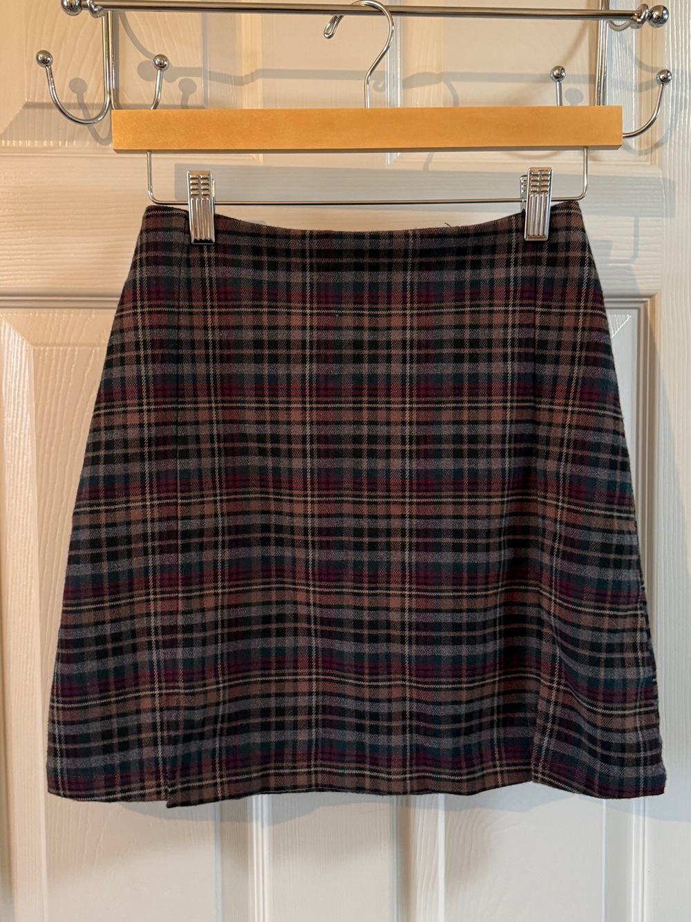 Brandi Melville / John Galt / Plaid Mini Skirt in Navy and Burgundy